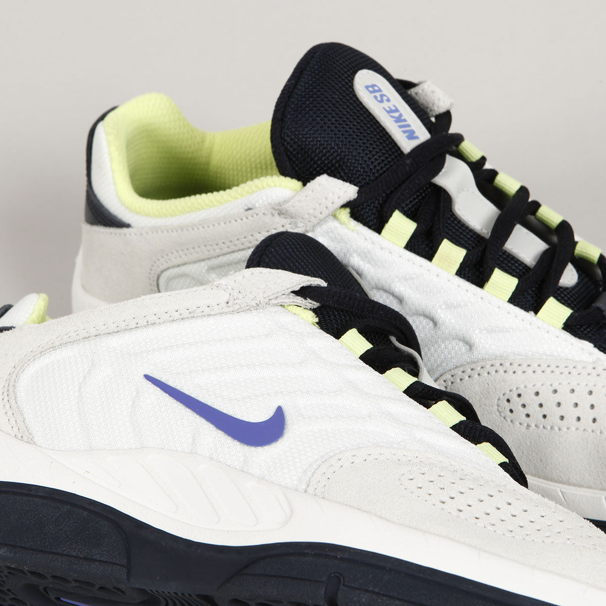 Nike SB Vertebrae Summit White Persian Violet