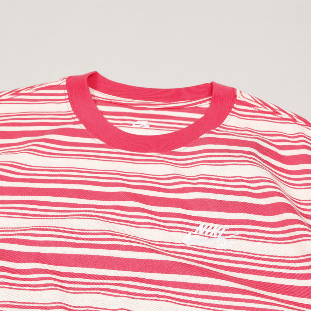 Nike SB 90 Stripe Tee Guava Ice