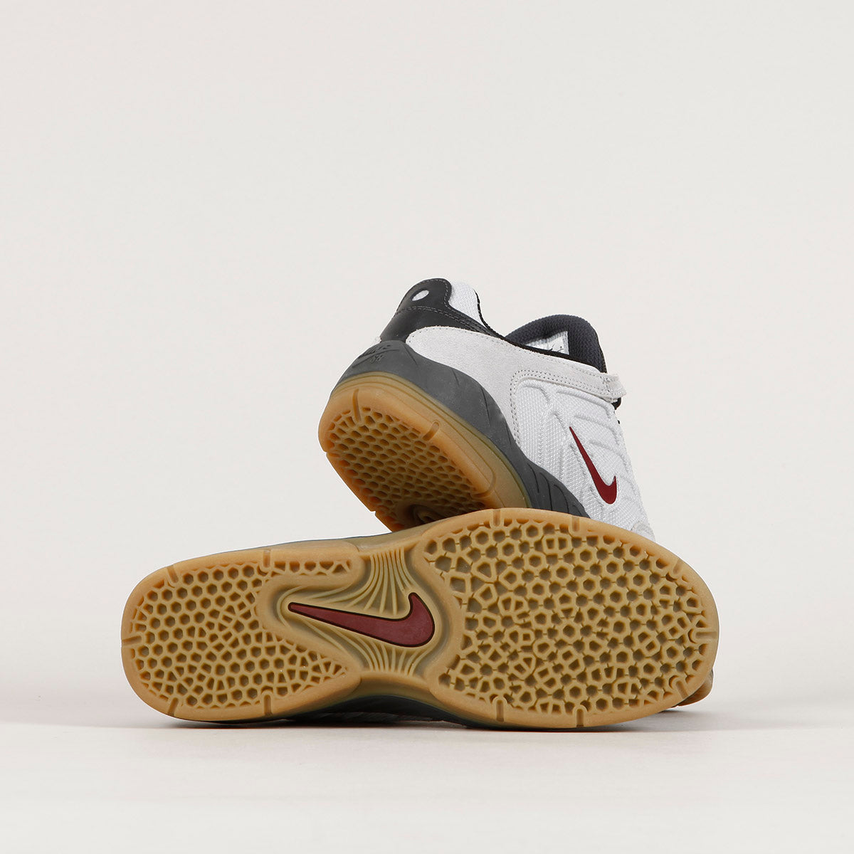 Nike SB Vertebrae Light Smoke Grey Red