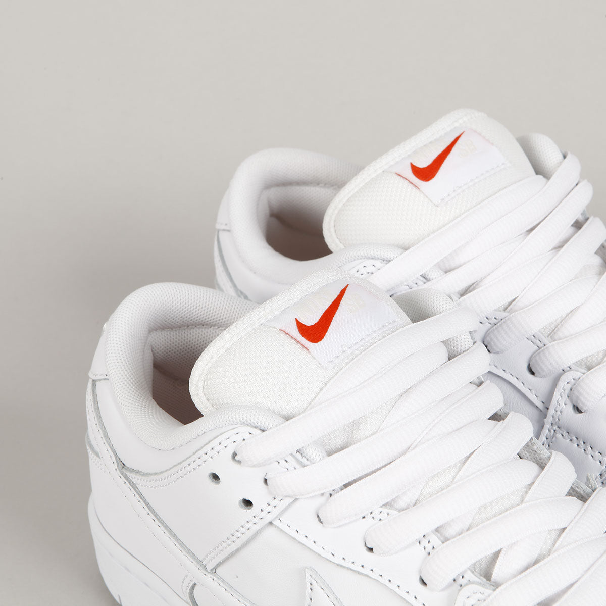 Nike SB Dunk Low Pro ISO White White